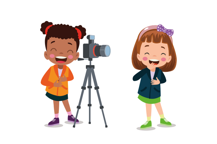 Illustration: Zwei Mädchen stehen lachend nebeneinander. Zwischen ihnen steht eine Kamera auf einem Stativ.